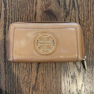 Tory Burch wallet